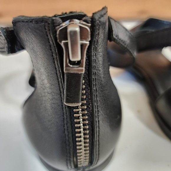 Eileen Fisher Cici Black Strappy leather Open Toe sandal Summer Vacation Casual - Picture 11 of 15